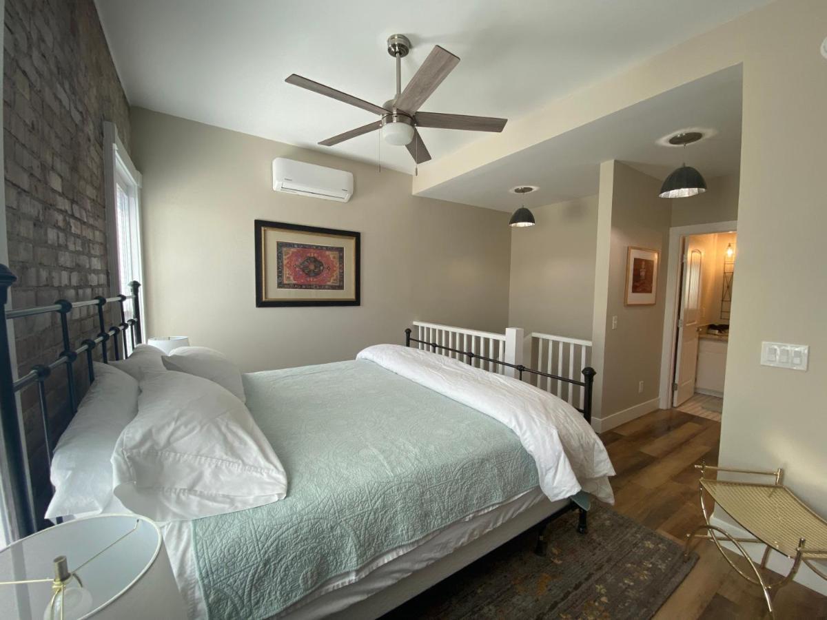 Bisbee Brownstone Suites Bagian luar foto
