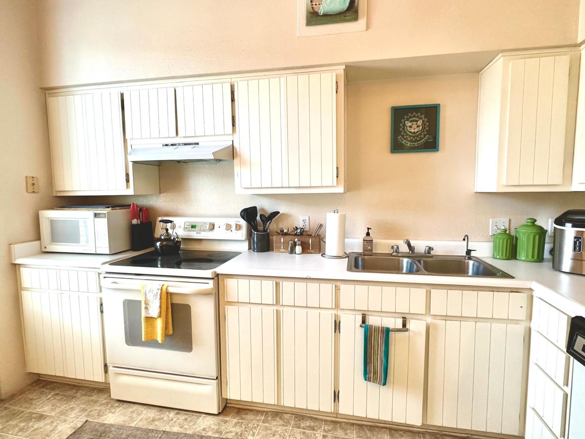 Bisbee Brownstone Suites Bagian luar foto