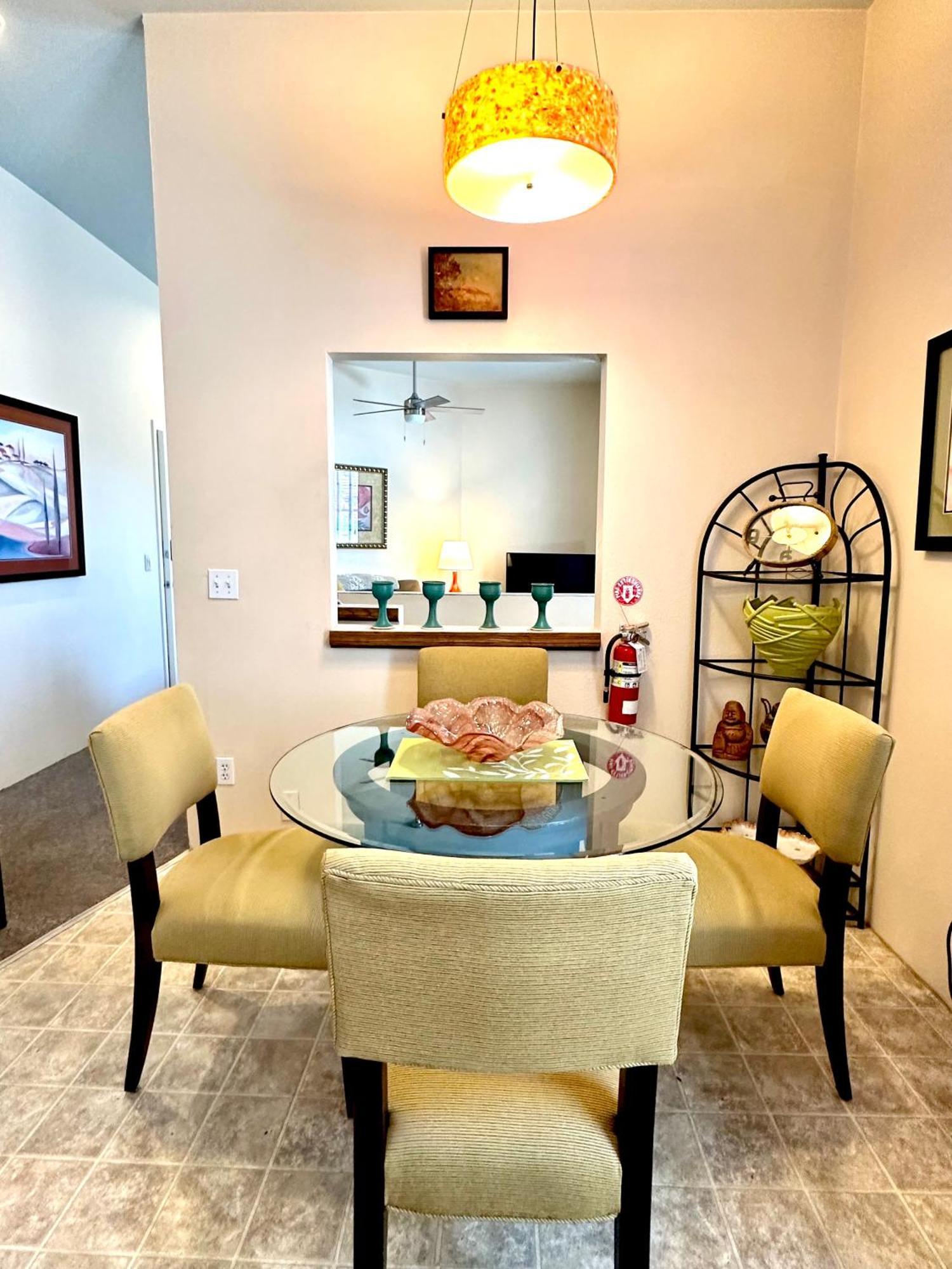 Bisbee Brownstone Suites Bagian luar foto