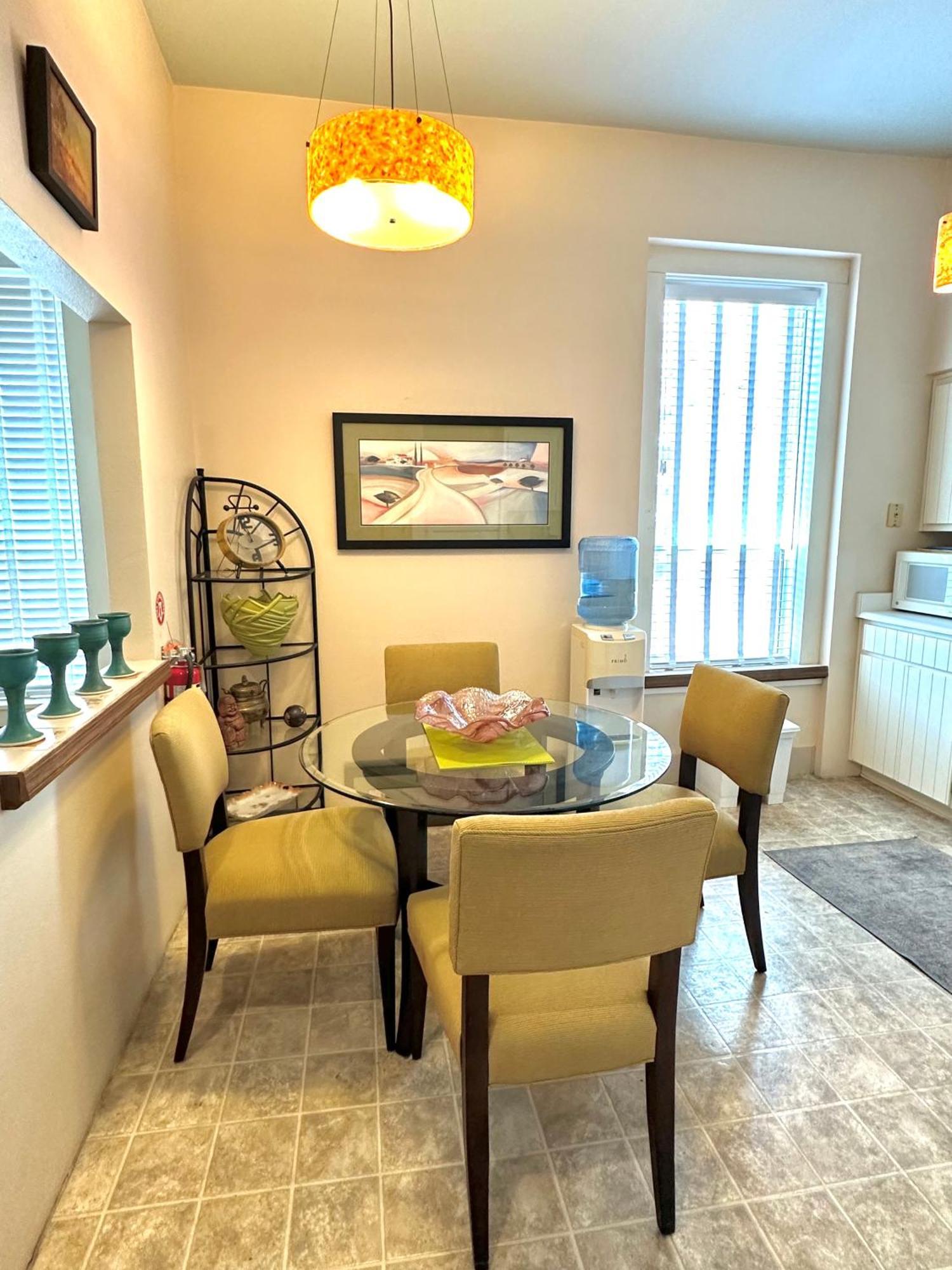 Bisbee Brownstone Suites Bagian luar foto
