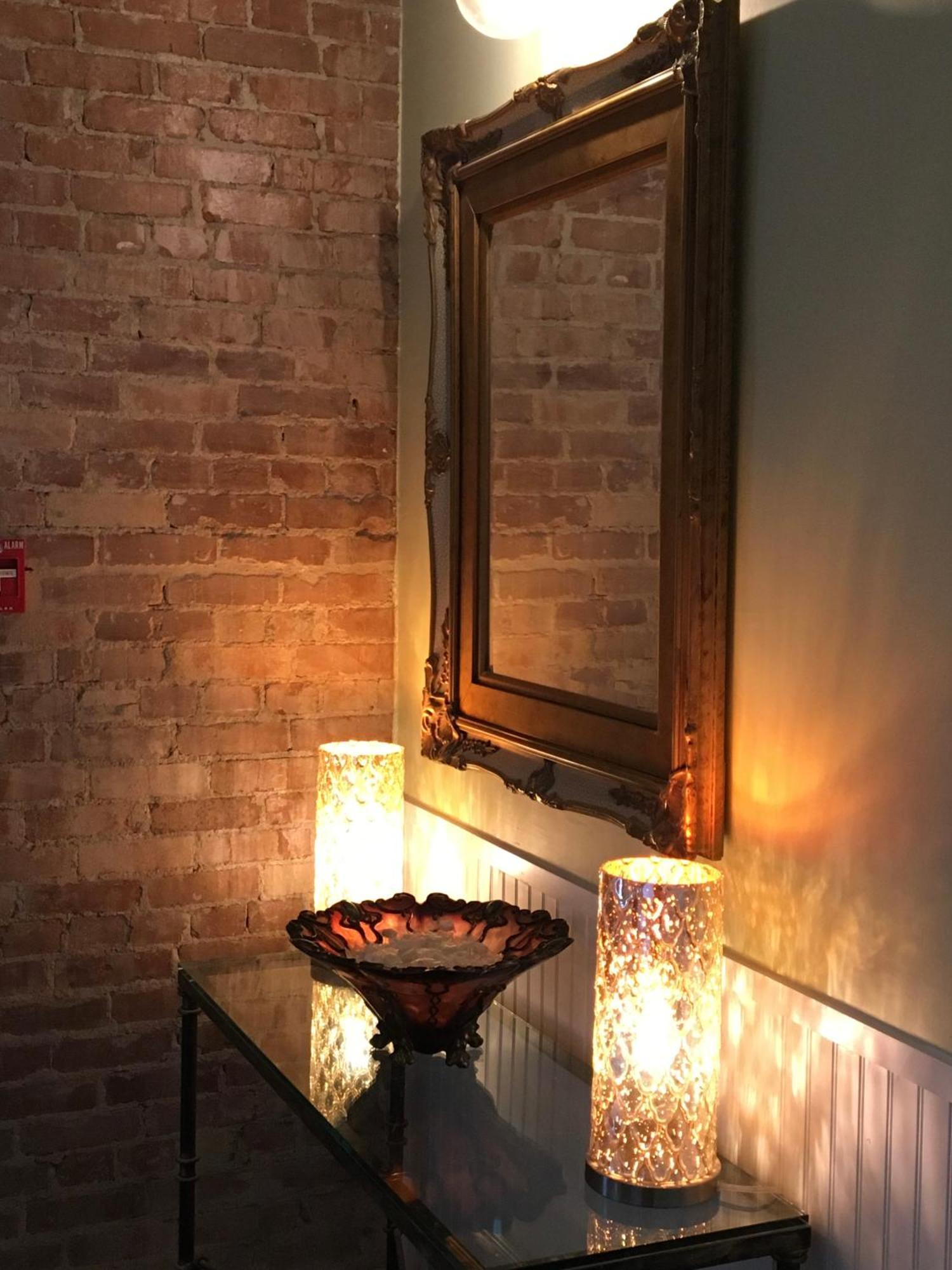 Bisbee Brownstone Suites Bagian luar foto
