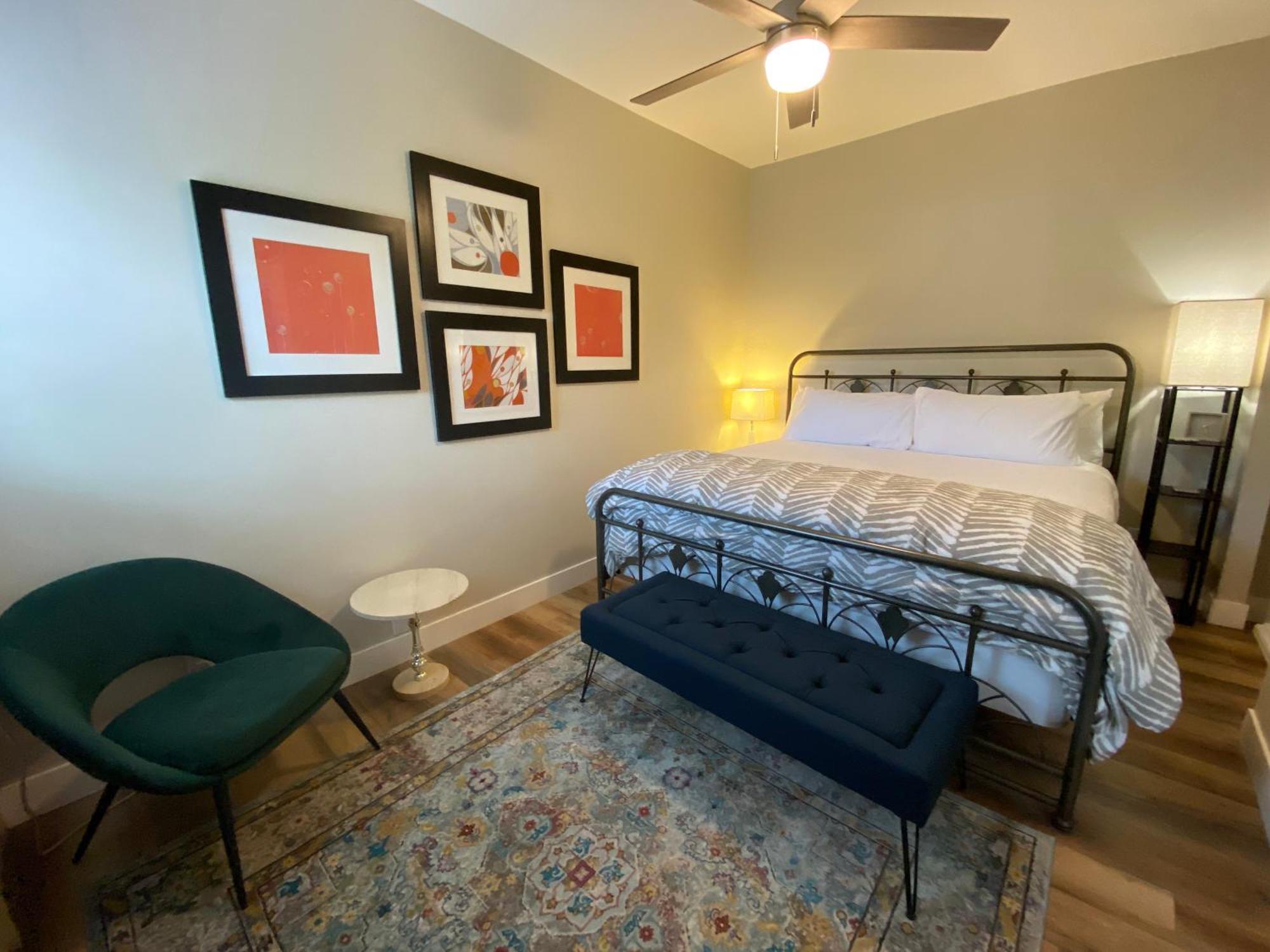 Bisbee Brownstone Suites Bagian luar foto