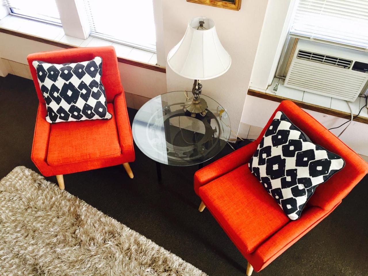 Bisbee Brownstone Suites Bagian luar foto
