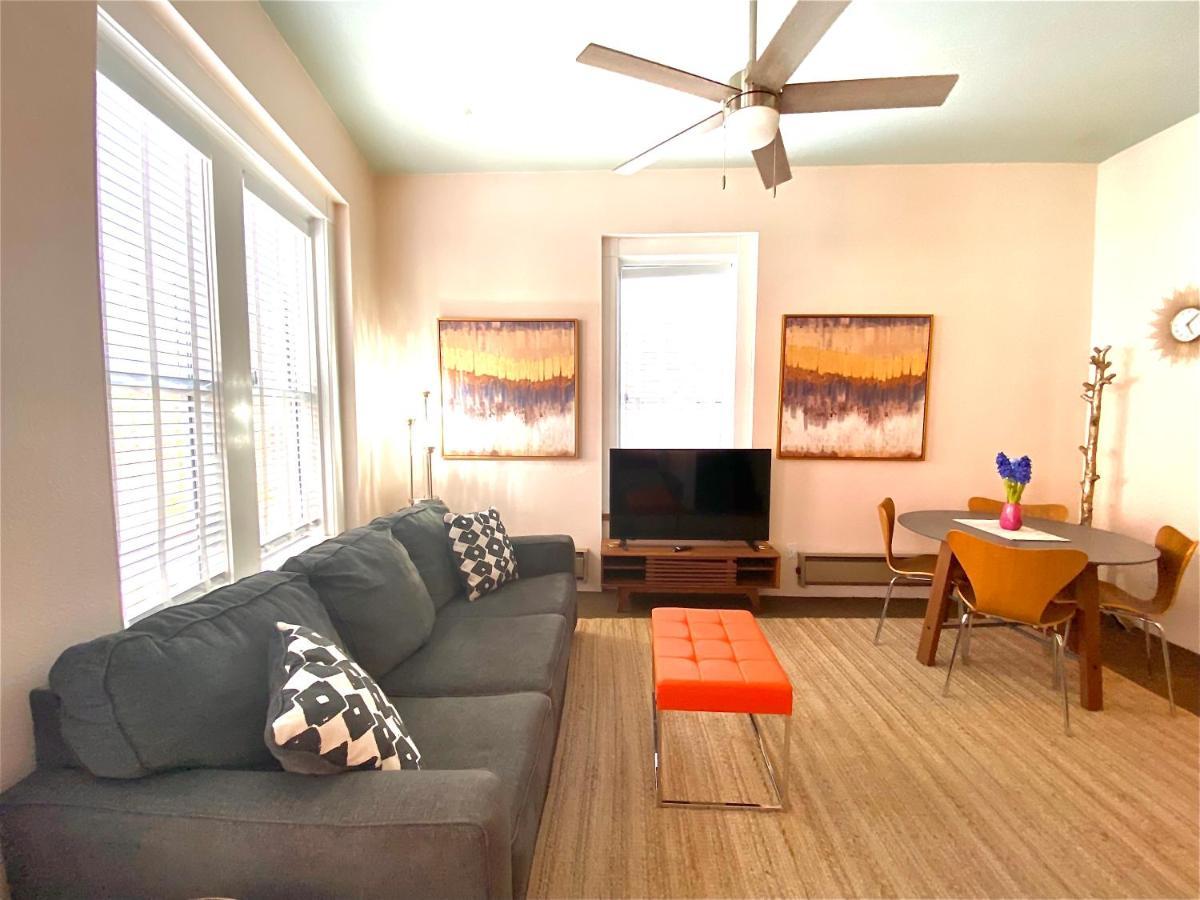 Bisbee Brownstone Suites Bagian luar foto